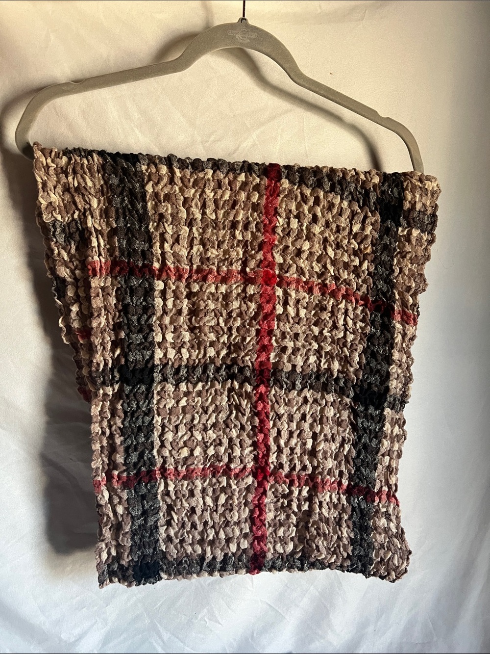 Stylish Chunky Knit Plaid Scarf - Beige with Black & Red Trim